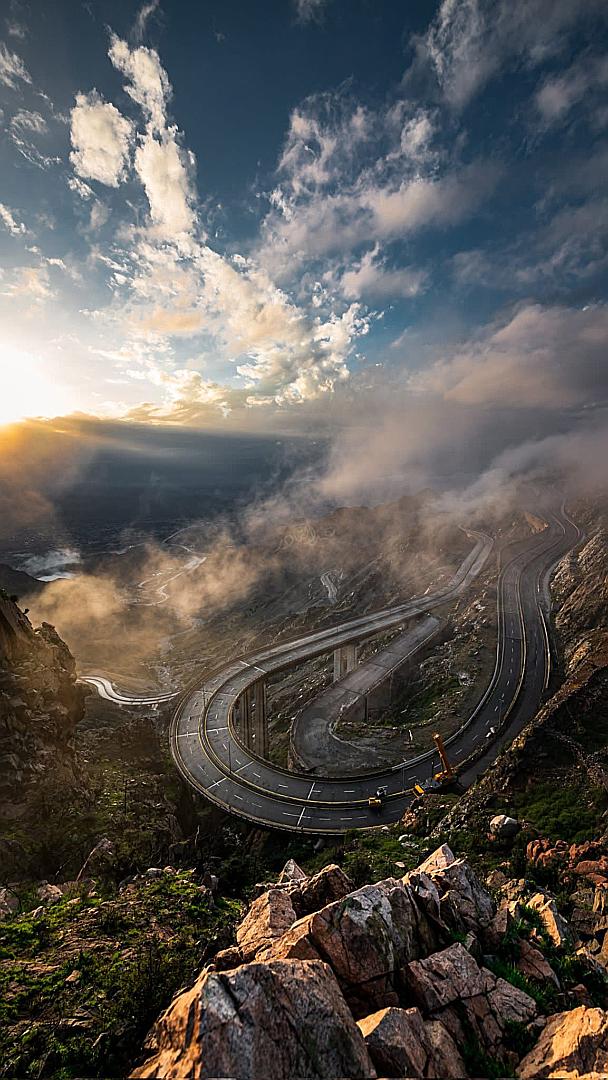 Al Hada Road, Taif: A Scenic Marvel Under Maintenance 🚧